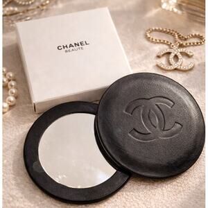CHANEL Beauté Double-Sided Compact Mirror – Black CC Embossed Travel Mirror